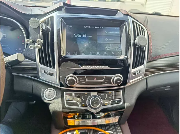 Car image 26