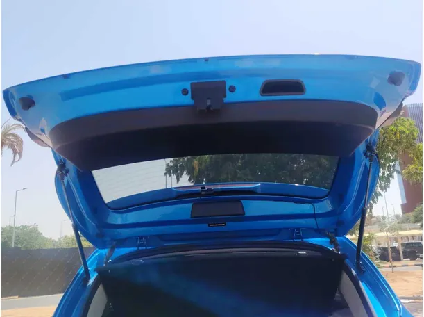 Car image 20