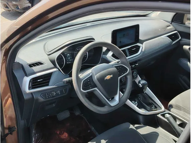 Car image 11
