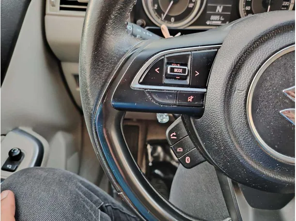 Car image 27
