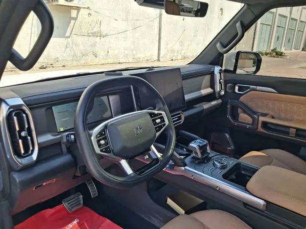Car image 11