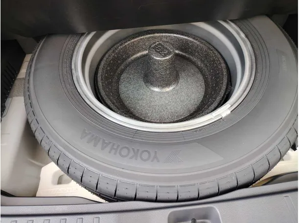 Car image 33