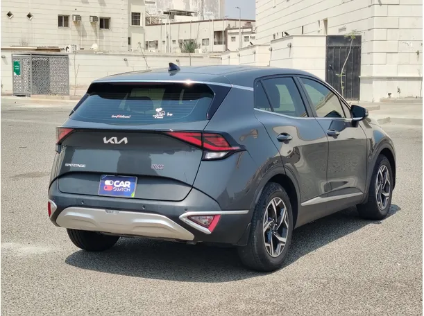 Car image 5