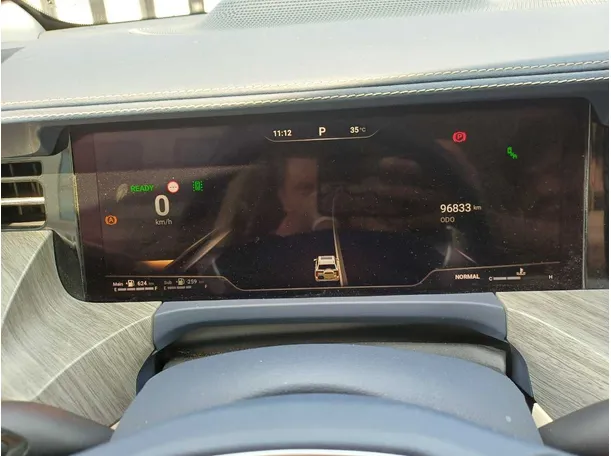 Car image 19