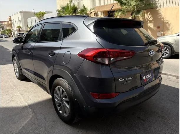 Car image 7
