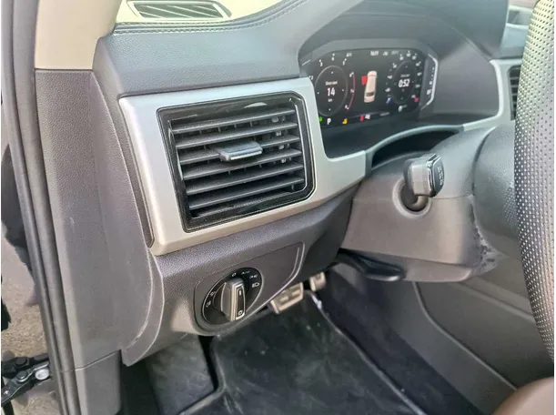 Car image 42