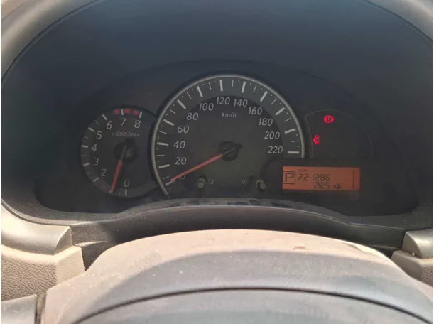 Car image 17