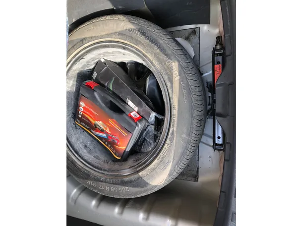 Car image 21