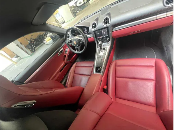 Car image 11