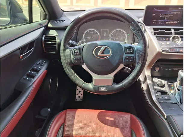 Car image 17