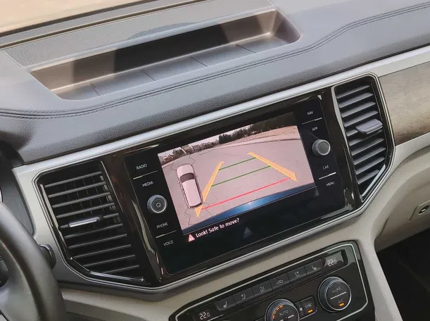 Car image 32