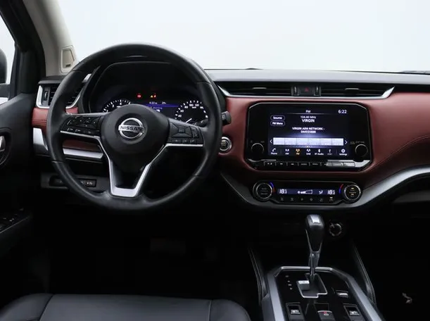 Car image 15