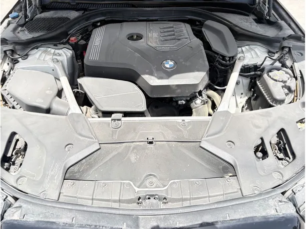 Car image 30