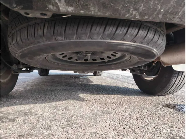 Car image 40