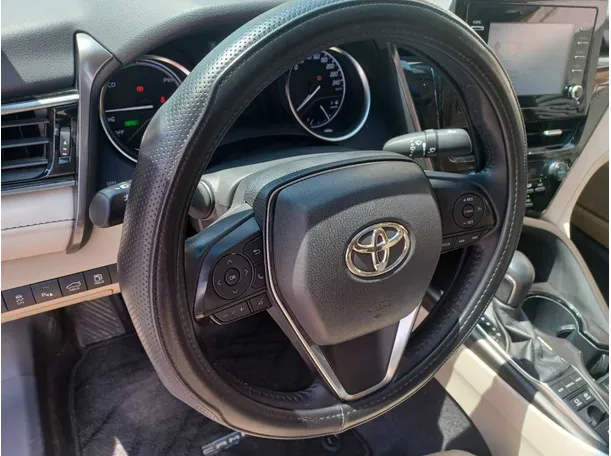 Car image 17