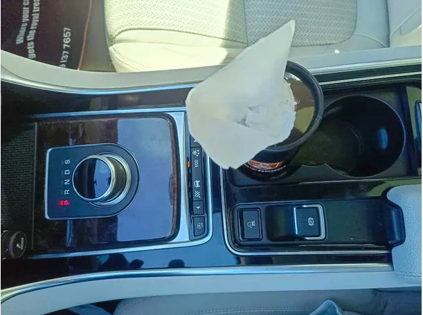 Car image 24