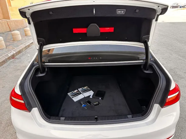Car image 23