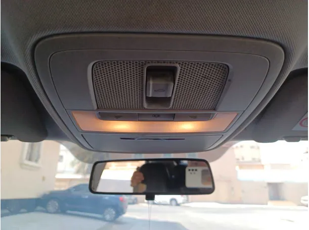Car image 24