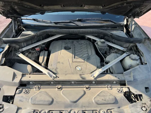 Car image 28