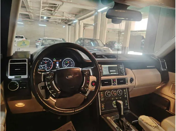 Car image 26