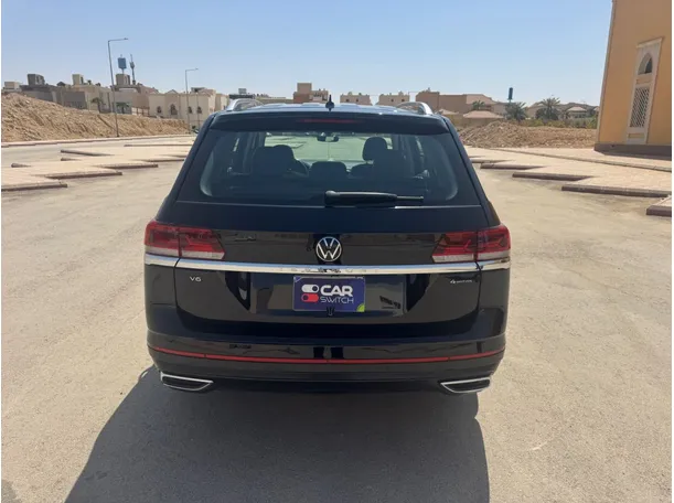 Car image 6