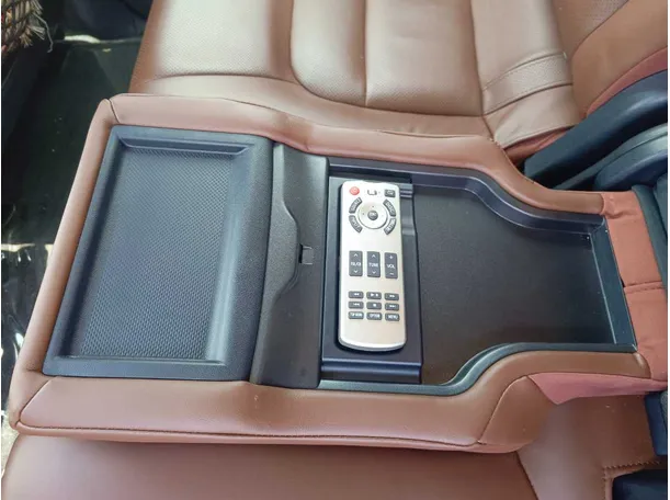 Car image 38