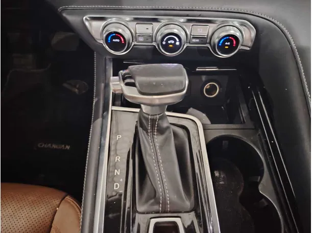 Car image 25