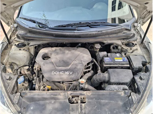 Car image 19
