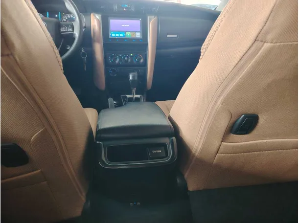 Car image 27