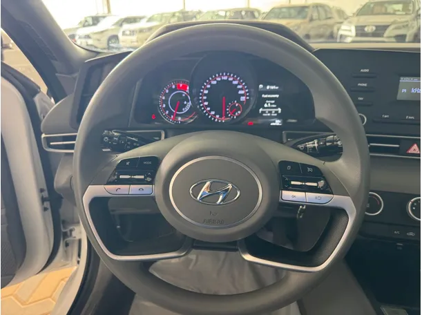 Car image 10