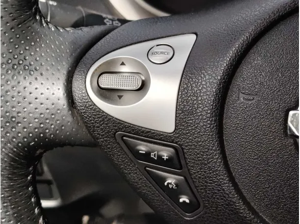 Car image 25