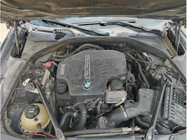 Car image 38