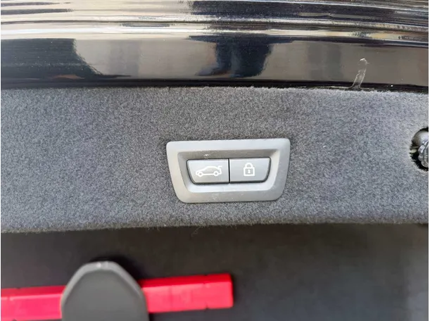 Car image 36
