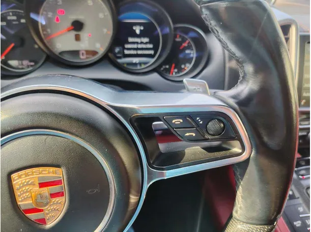 Car image 35
