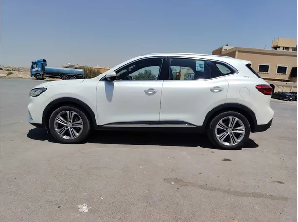 Car image 8
