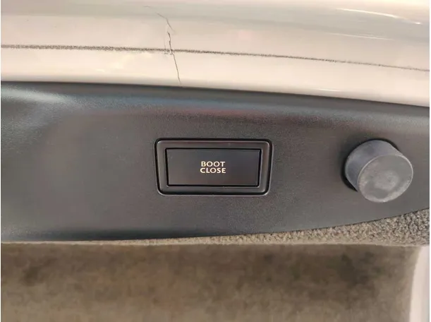 Car image 41