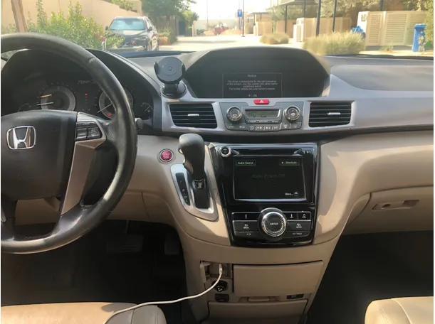 Car image 16