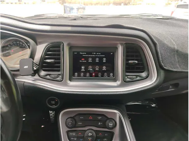 Car image 25