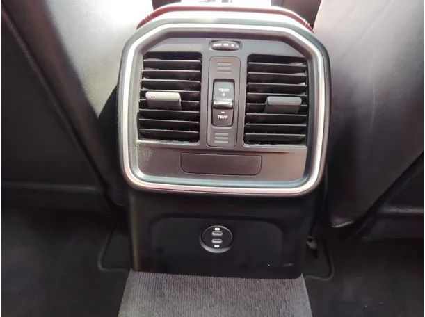 Car image 29