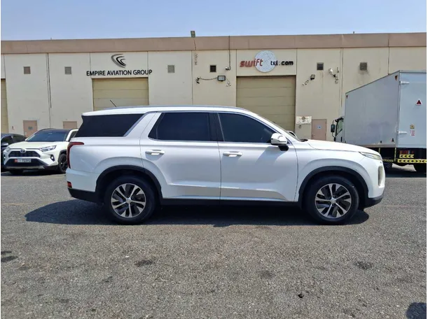 Car image 8