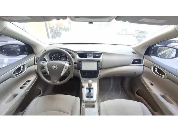 Car image 19