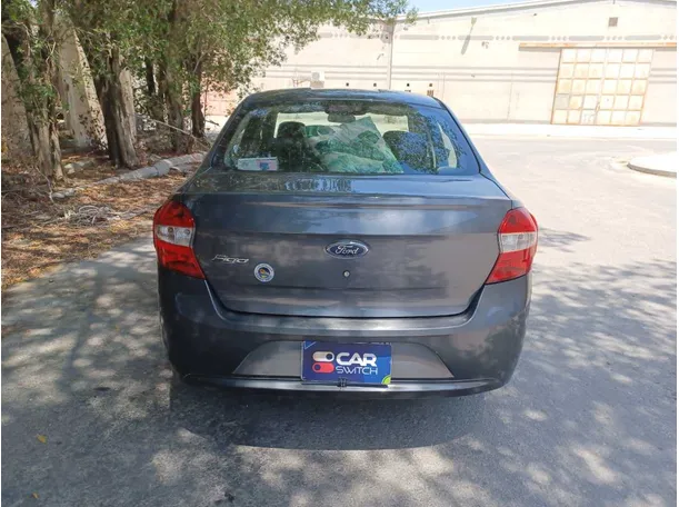 Car image 6