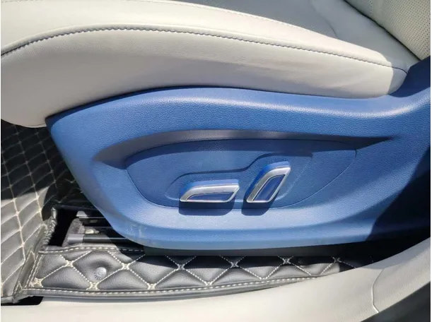 Car image 41
