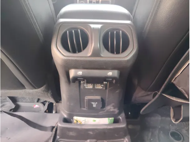 Car image 27
