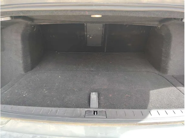 Car image 26