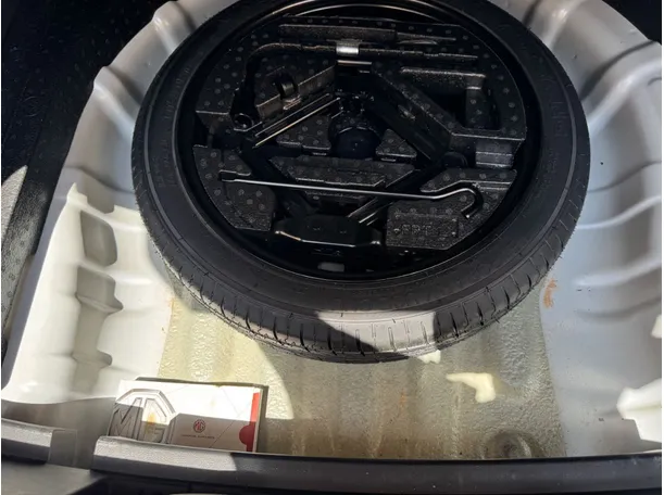 Car image 21