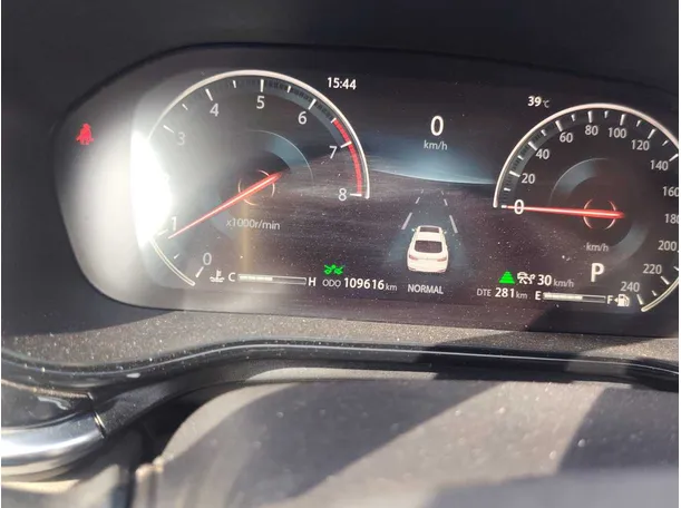 Car image 25