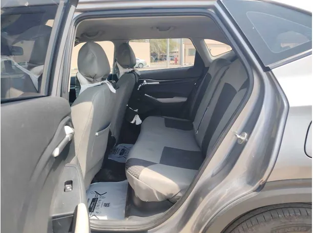 Car image 16