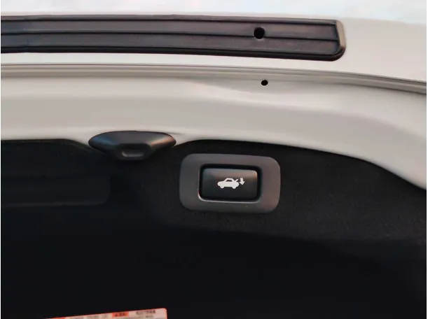Car image 35