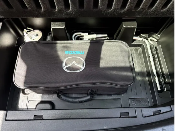 Car image 23